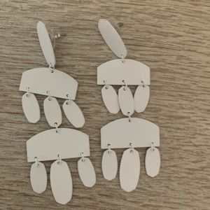 Kendra Scott drop dangle earrings